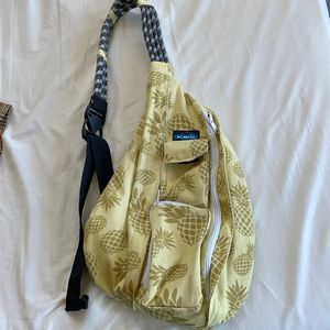 Kavu pineapple one shoulder bag.
